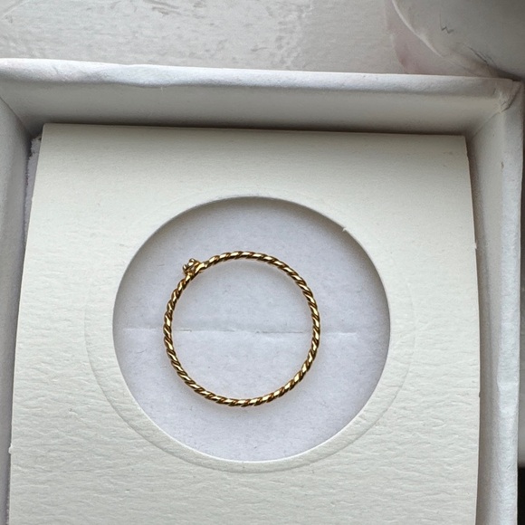 New with box Aurate 18K Solid Gold Mini Twist Stacking Diamond Ring size 4.5 - Picture 2 of 6